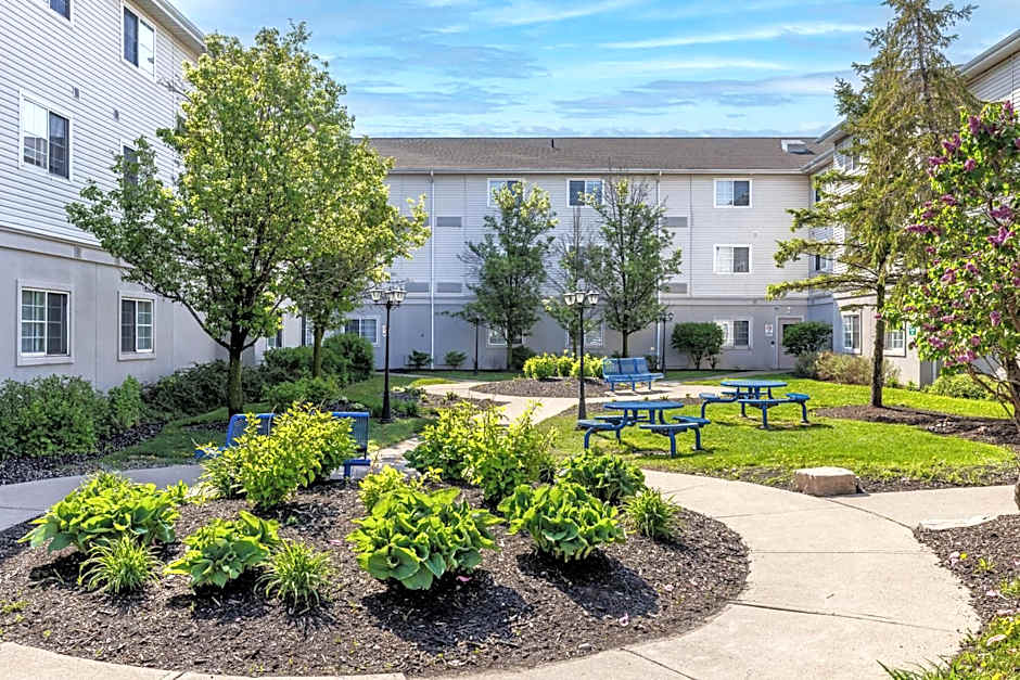 Studio 6 Toronto - Mississauga