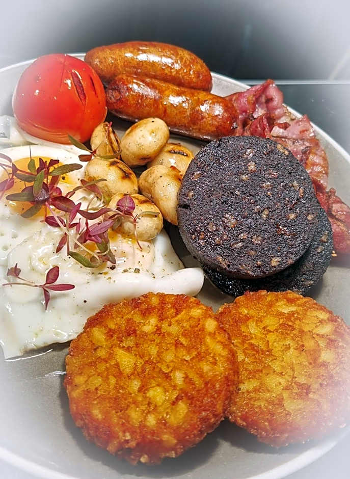 The Red Lyon Slinfold