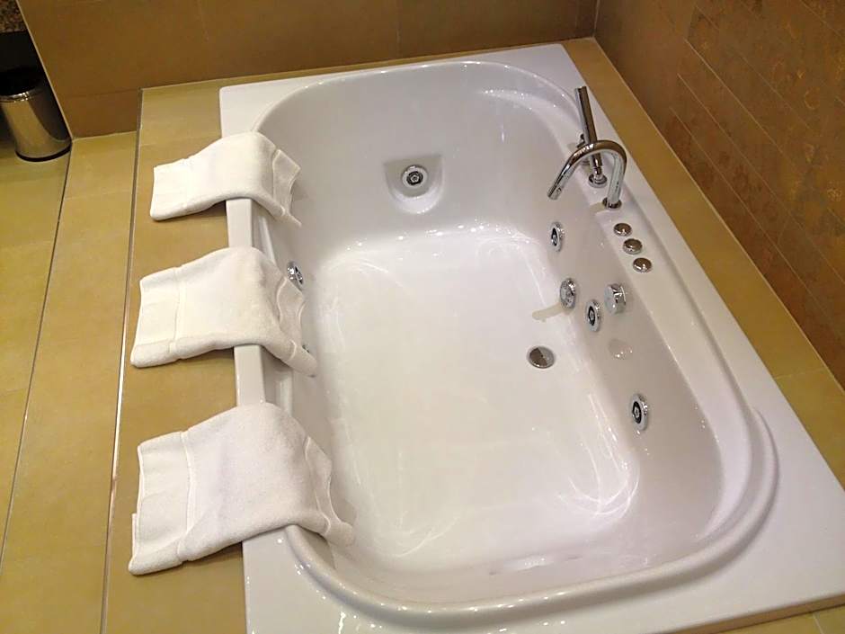 Teymur Continental Hotel