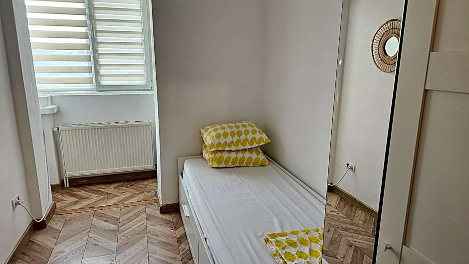 Private room at Ceausescu's place in Old City Unirii Square