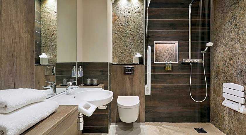 Lion Quays Hotel & Spa