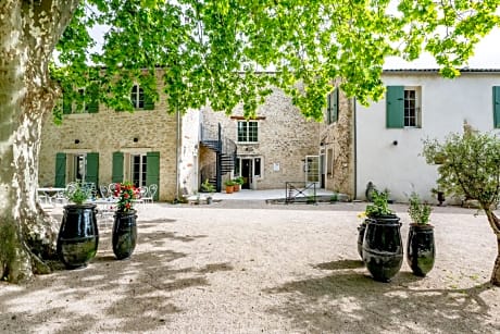 Hôtel & SPA Ventoux Provence "Domaine des Tilleuls"