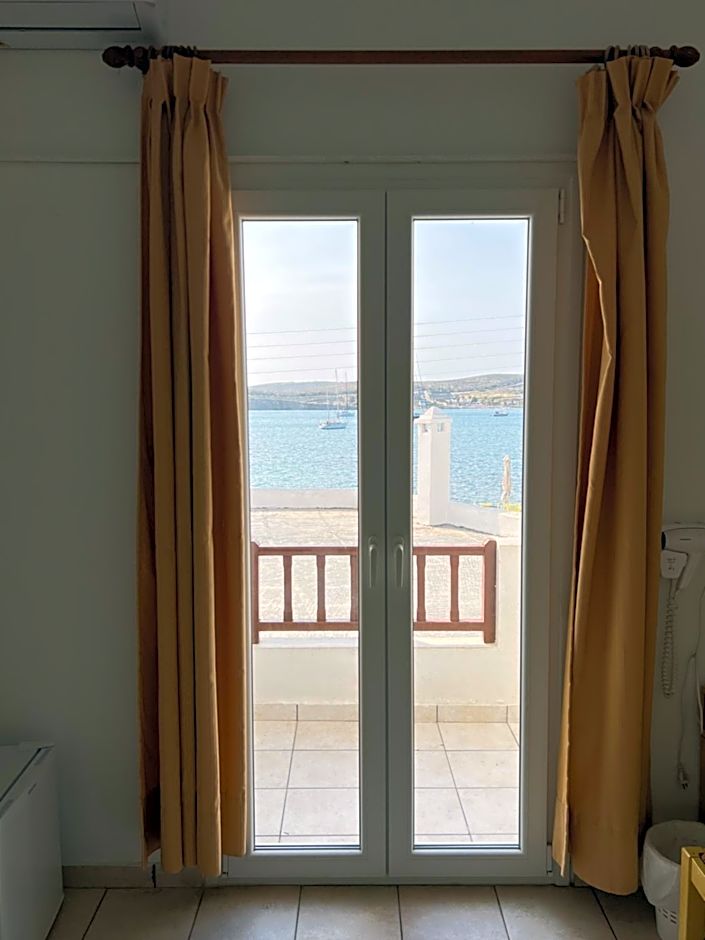 Asterias Hotel - Seafront