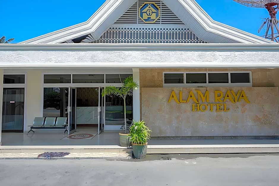 RedDoorz Plus Syariah @ Alam Raya Hotel