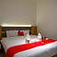 RedDoorz Plus @ Losari Makassar