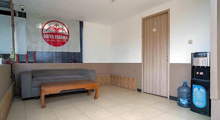 RedDoorz Syariah near Kota Cinema Mall Jatiasih