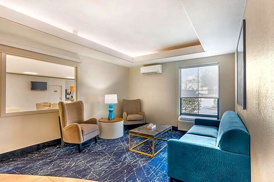 Comfort Inn & Suites