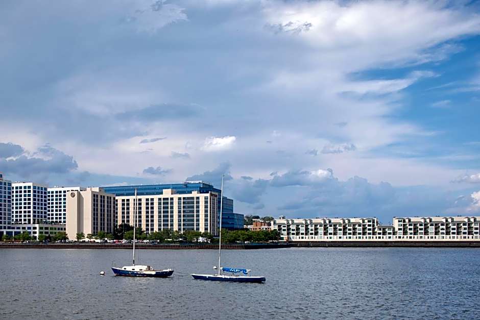 Sheraton Lincoln Harbor Hotel