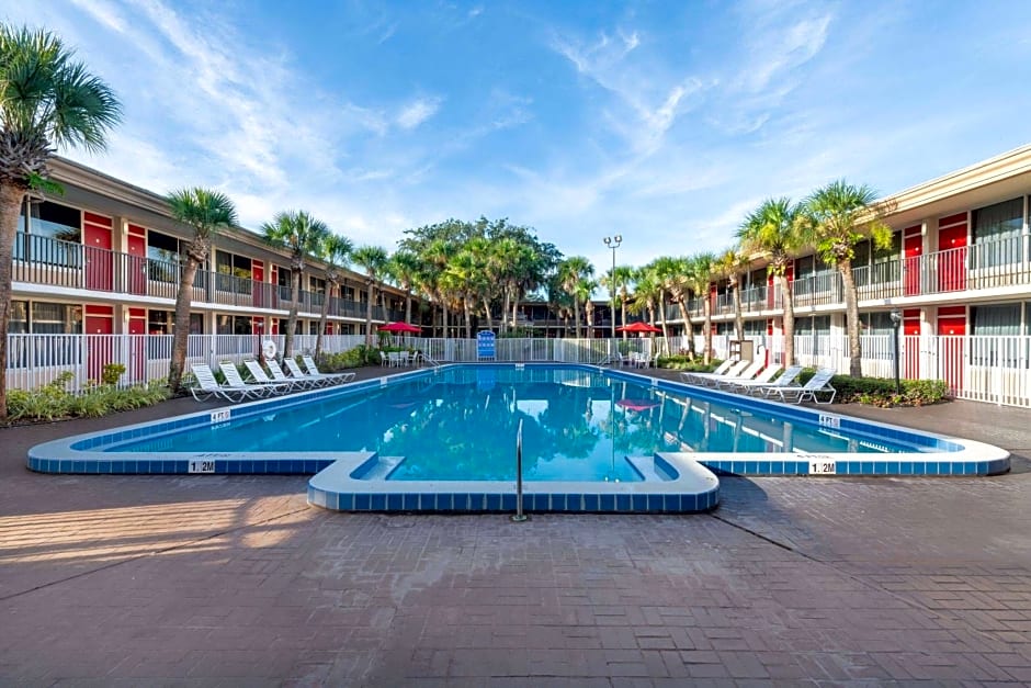 Ramada by Wyndham Kissimmee Gateway