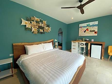 Deluxe Room with King Bed - Non-Smoking