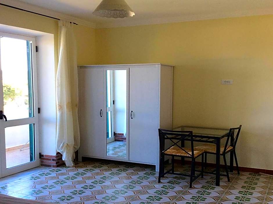 Villa Olivia Residence Ischia - Monolocali e Bilocali nel Verde con Piscine e Vista Mare