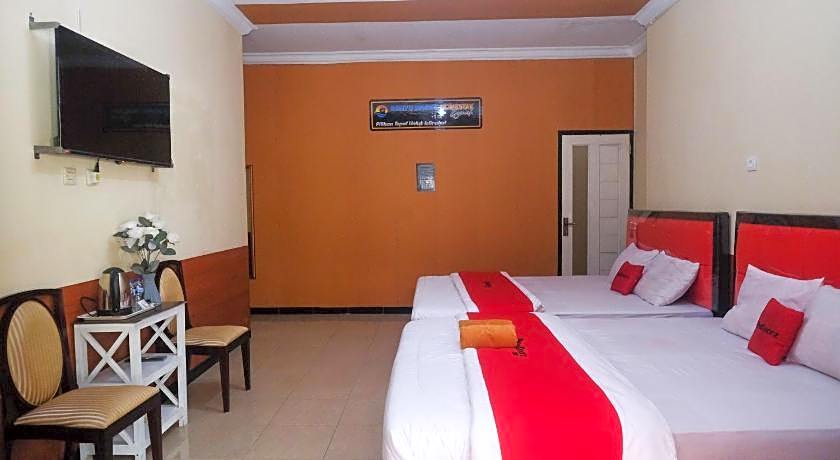 RedDoorz Syariah near Gardu Pandang Dieng