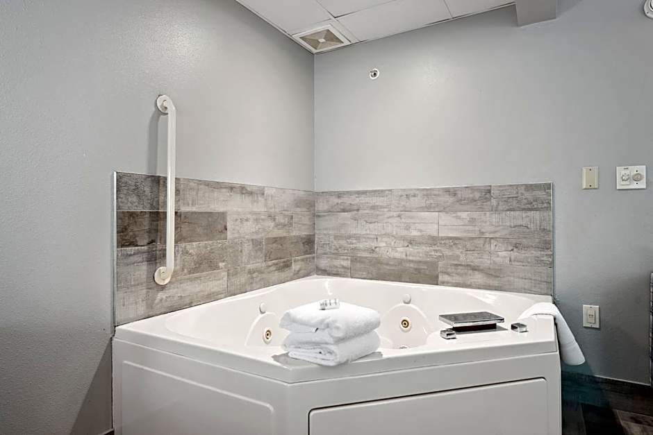 AmericInn by Wyndham Wisconsin Dells