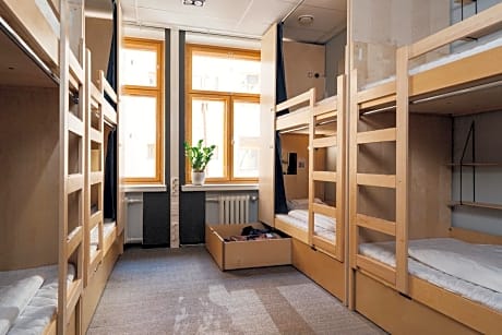 Bed in 8-Bed Mixed Dormitory Room
