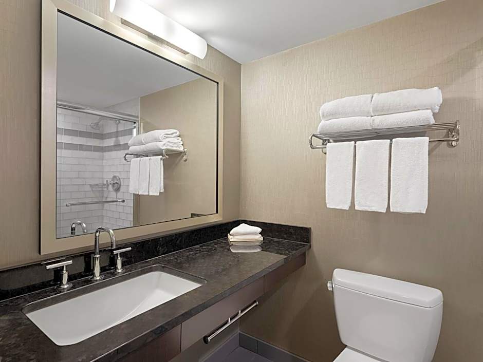 Holiday Inn Calgary Airport By IHG