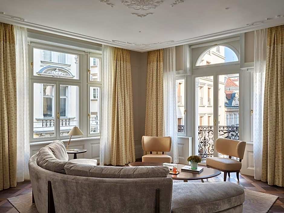 Rosewood Vienna