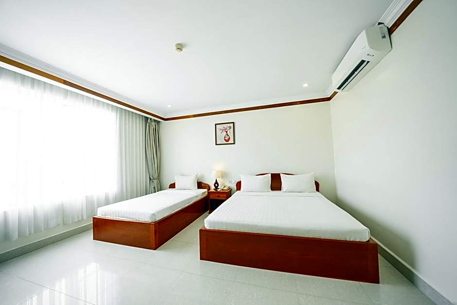 Pursat Riverside Hotel & Spa