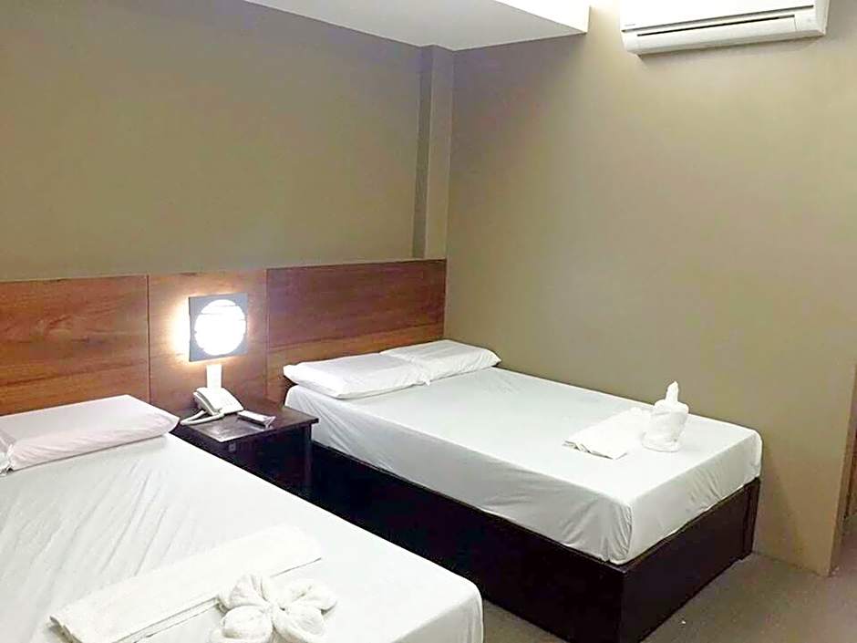 West Gate Hotel