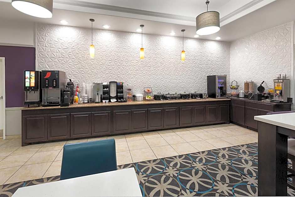 La Quinta Inn & Suites by Wyndham Brownwood