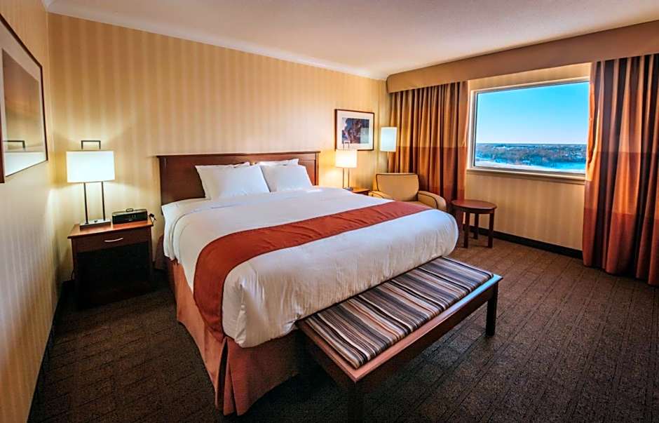 Photo 1 of 4 of Superior 1 King Bed