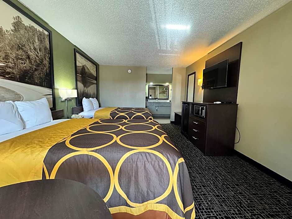 Super 8 By Wyndham Madison - Ridgeland Area