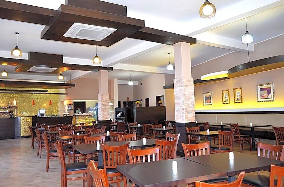Hillside Plaza Hotel