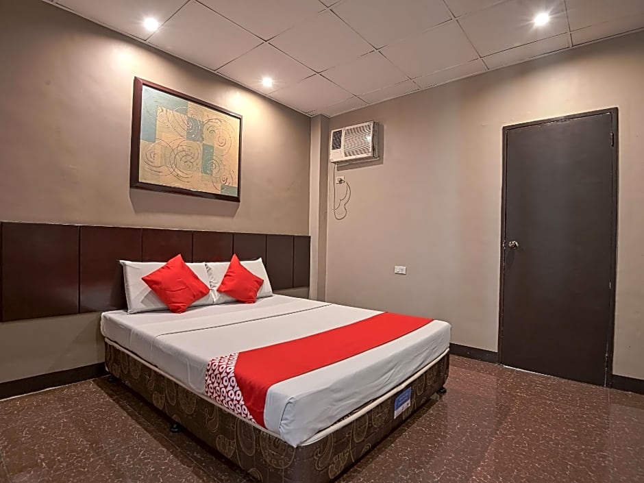 OYO 584 Grace Residence Hall