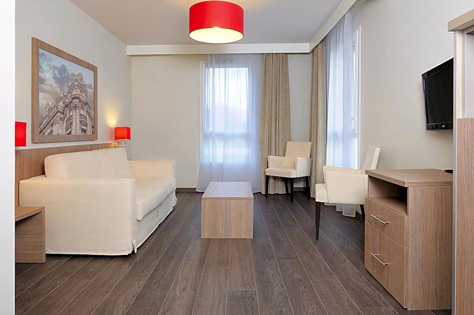 Residhome Paris-Guyancourt