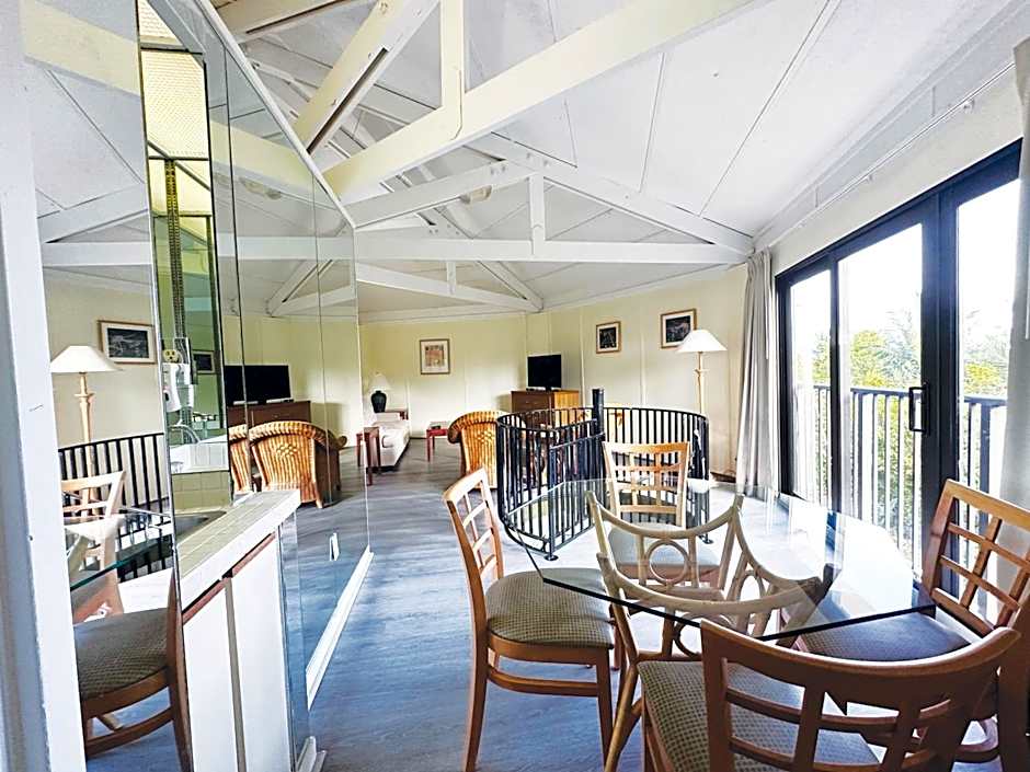 Coco Plum Beach & Tennis Club & Marina