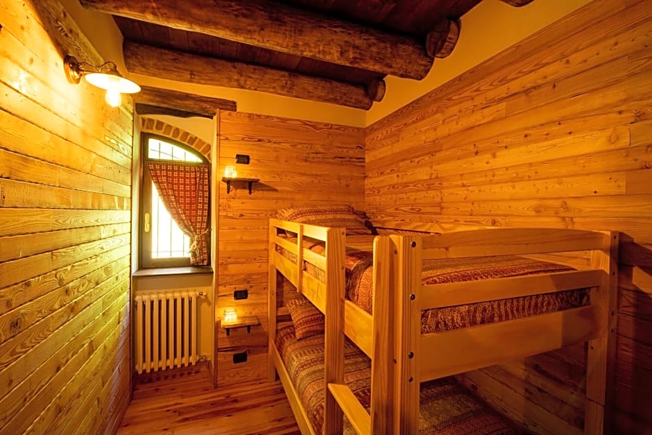 B&B IDUEVAGAMONDI immerso nel bosco tra le MONTAGNE con area benessere come EXTRA