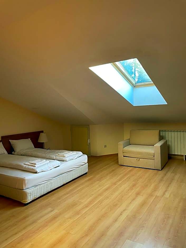 Studios-Villa Park SV