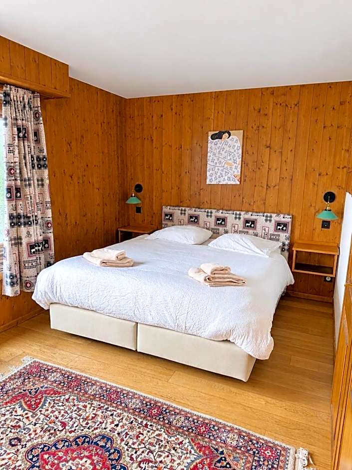 Hotel Between