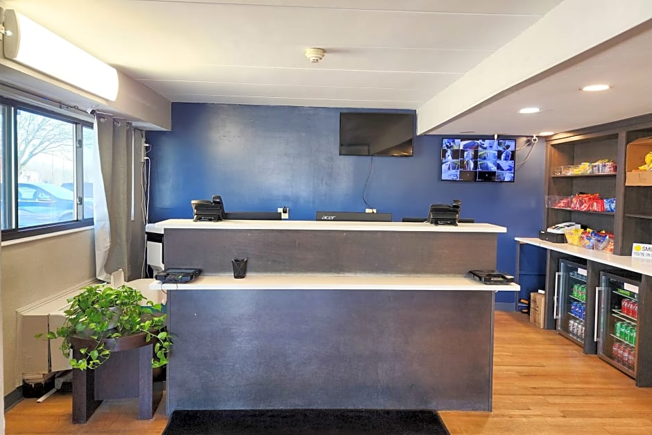 Travelodge by Wyndham Peoria