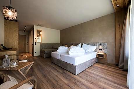 Junior Suite with Garden View