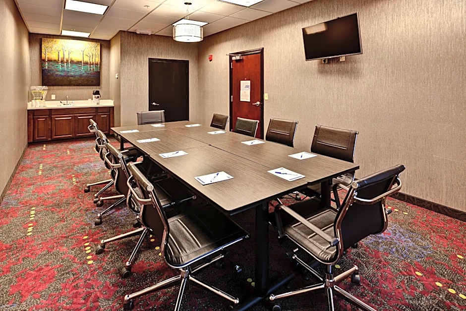 Holiday Inn Express Hutchinson By IHG