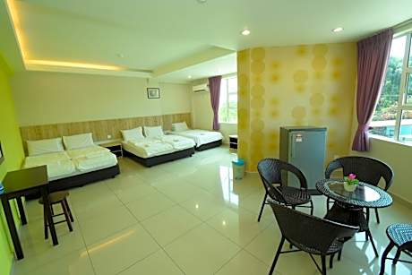 Deluxe Family Room