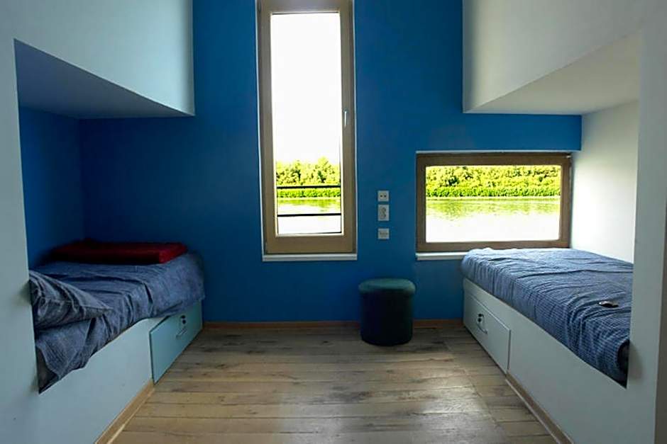 ArkaBarka Floating Hostel