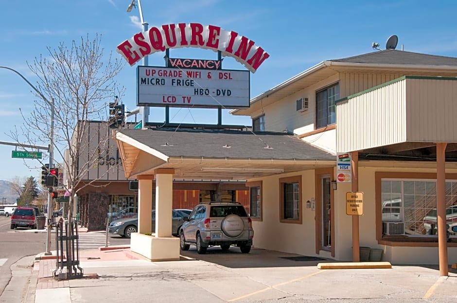 Esquire Inn