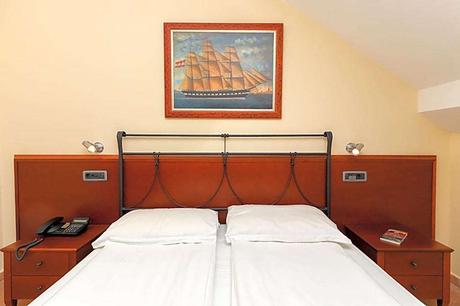 Foto 1 daripada 7 — 1 Double Bed or 2 Beds