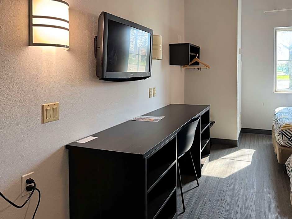 Motel 6-Joliet, IL - Chicago - I-55