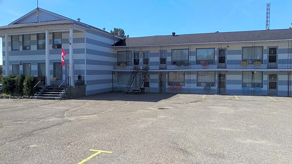 Bay Lake Inn - Frontiersman Motel