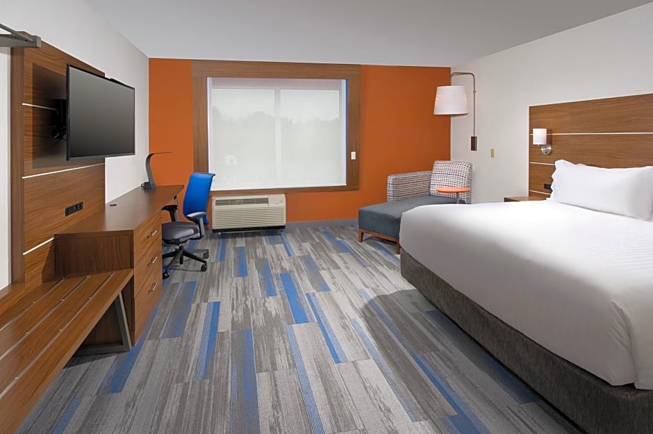 Holiday Inn Express & Suites by IHG Altoona, an IHG Hotel