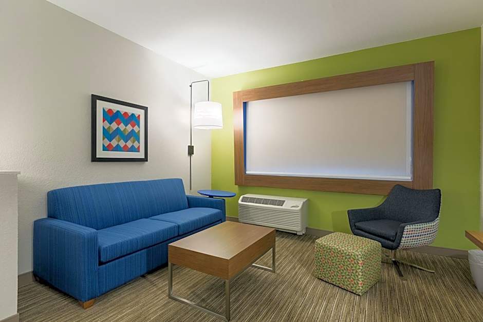 Holiday Inn Express & Suites San Marcos South By IHG