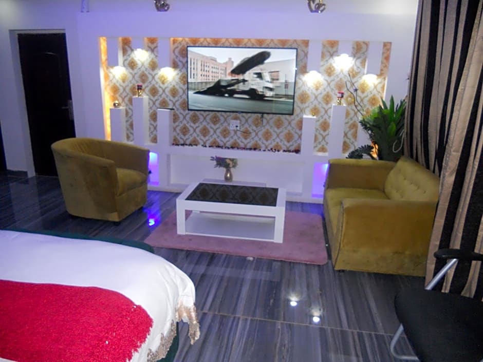 Gold Crown International Hotel