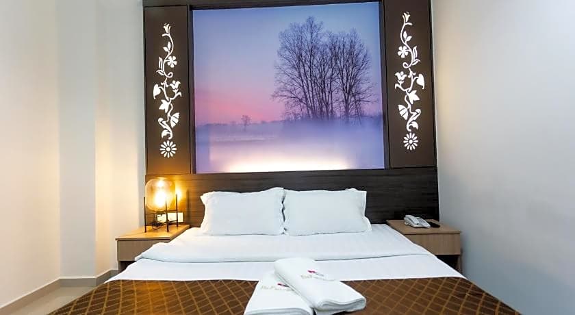 D&F BOUTIQUE HOTEL ERA SQUARE