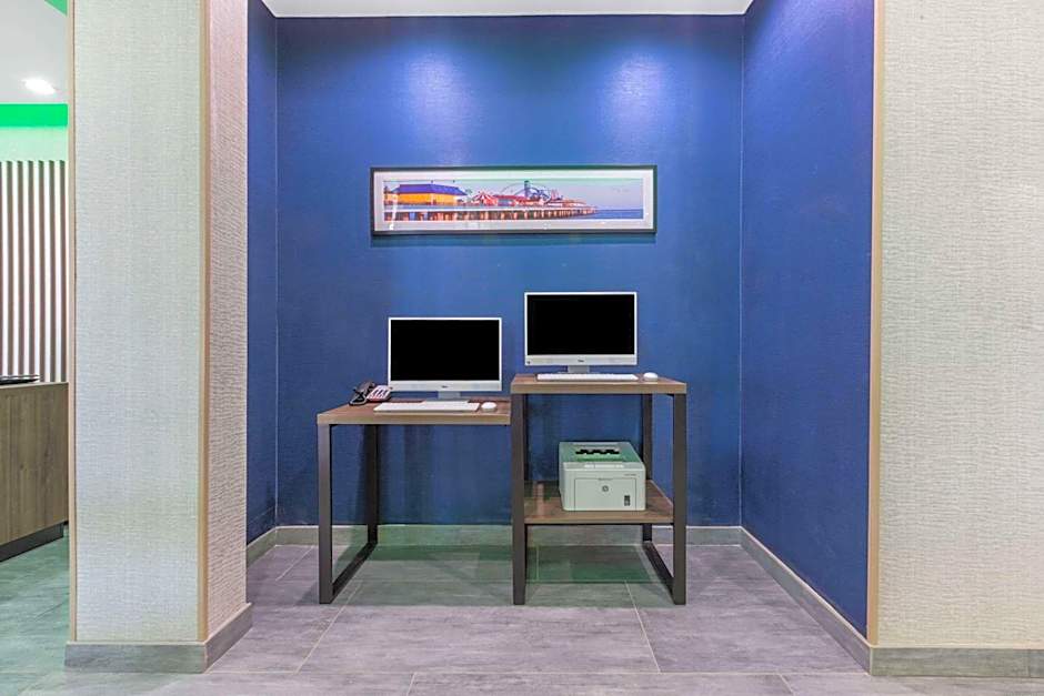 La Quinta Inn & Suites by Wyndham Galveston West Seawall