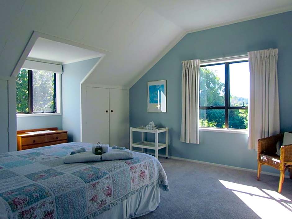 Foto 1 av 3 av 1 Queen Bed, Mountain View