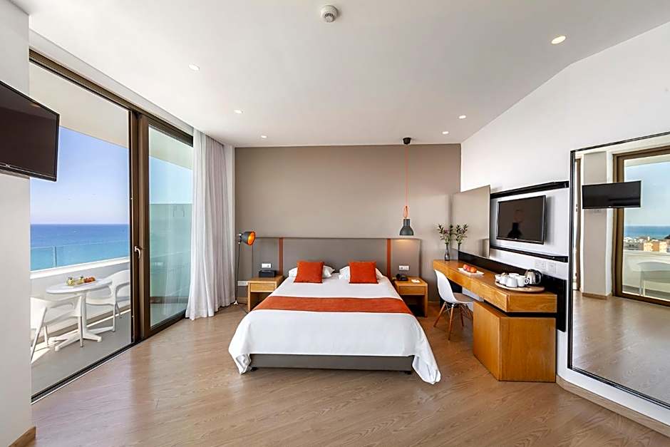 Crystal Springs Beach Hotel