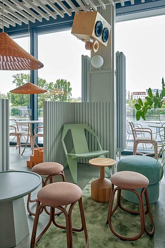 Locke at East Side Gallery