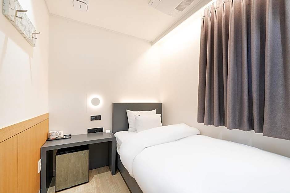 Hound Hotel Mokpo Peace Plaza
